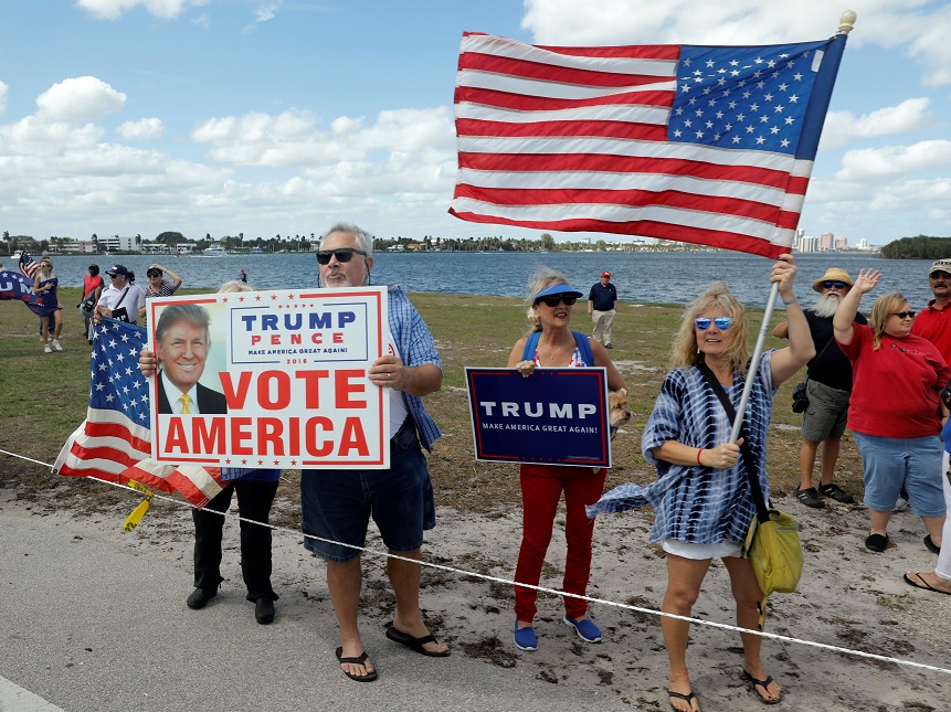 artidarios del presidente Donald Trump se reúnen en Florida, Estados Unidos (Reuters)