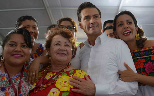 Presidente Enrique Peña Nieto celebra a las mujeres en su día. (Presidencia, Archivo)