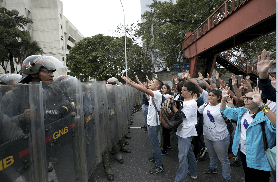 Protestas en Venezuela ante la decisión del Tribunal Supremo de asumir las funciones de la Asamblea Nacional. (AP, archivo)