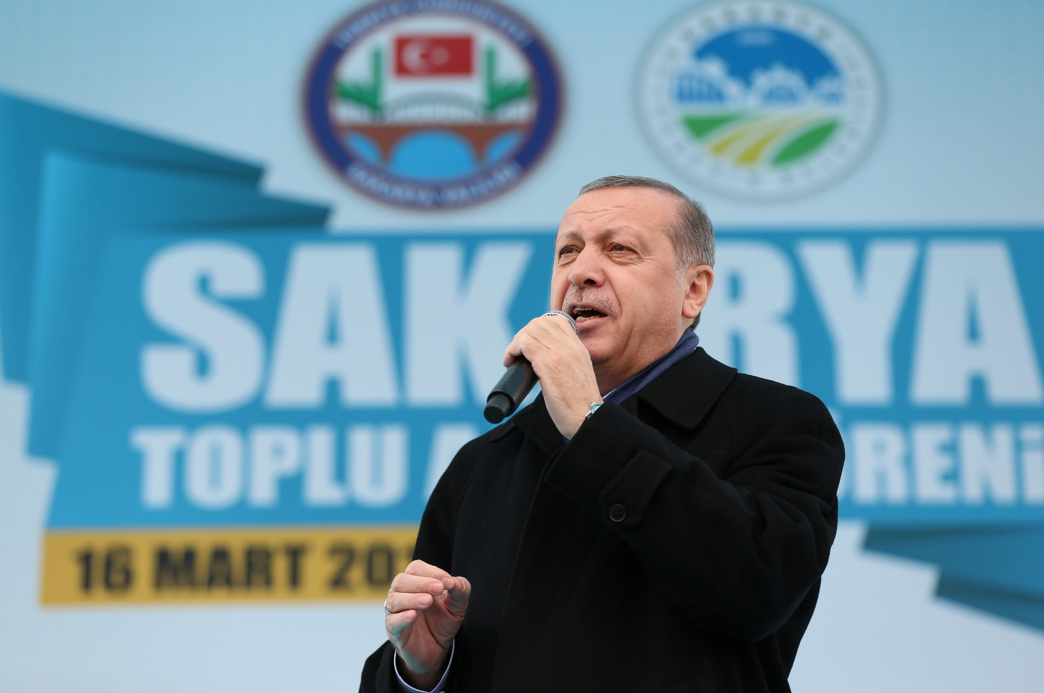 El presidente de Turquía, Tayyip Erdogan, habla durante un mitin en Sakarya (Reuters)