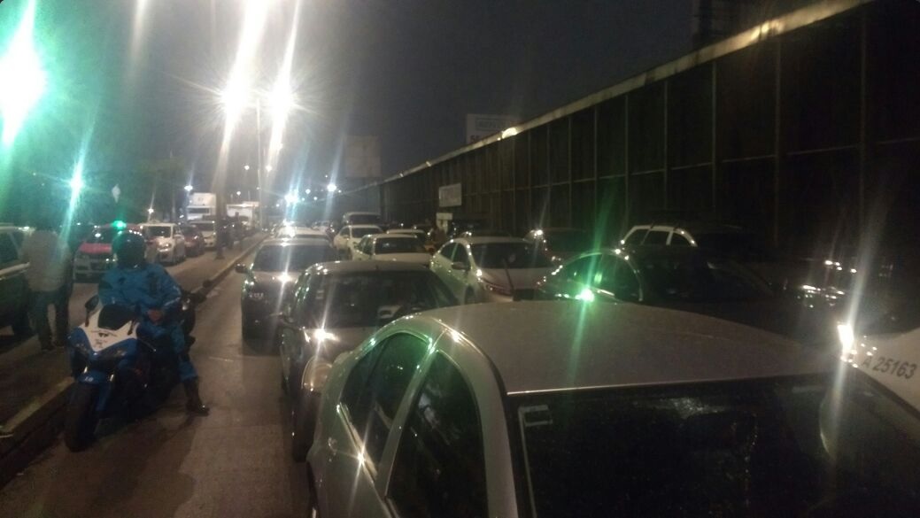 Tránsito en Río Consulado es afectado por una protesta a la altura de Peñón de los Baños; granaderos de la Ciudad de México retiran el bloqueo (Twitter @luismiguelbaraa)