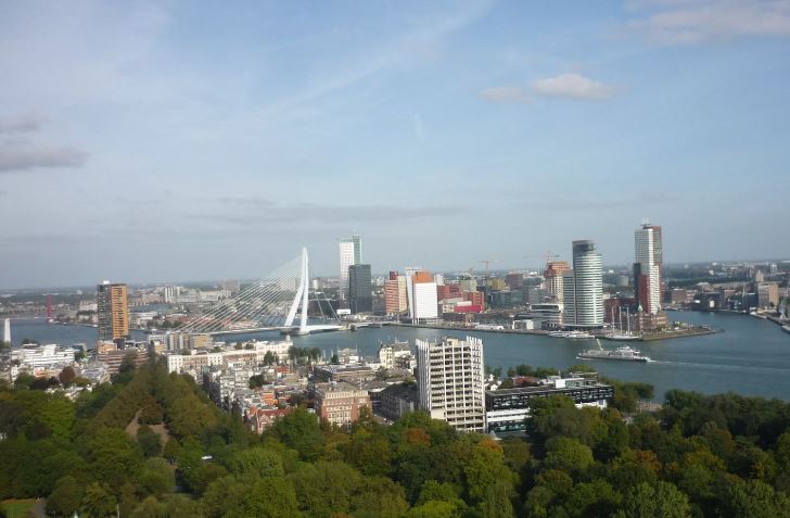 Fotografía que muestra la ciudad holandesa de Rotterdam. (Entretantomagazine/archivo)
