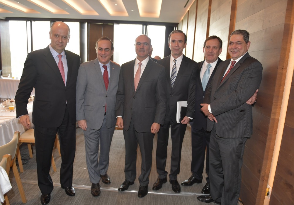 José Calzada, titular de Sagarpa, se reúne con integrantes del CCE.