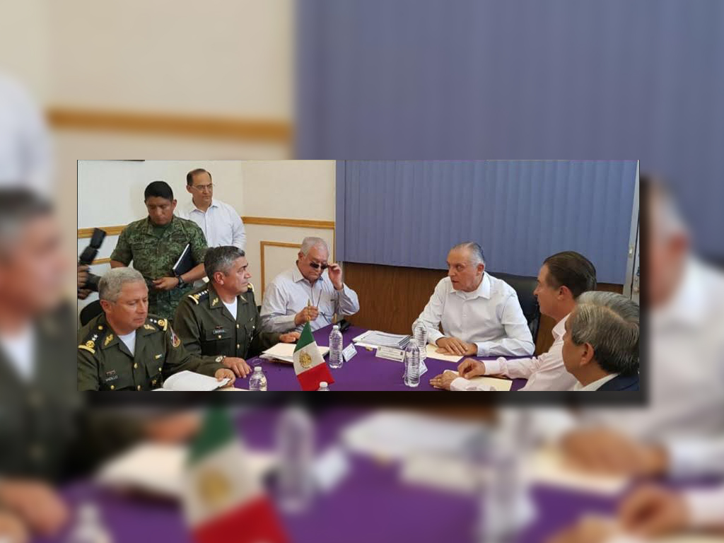 Salvador Cienfuegos y Quirino Ordaz Coppel analizan estrategia para reforzar la seguridad en Sinaloa (Twitter @S_Cienfuegos_Z)