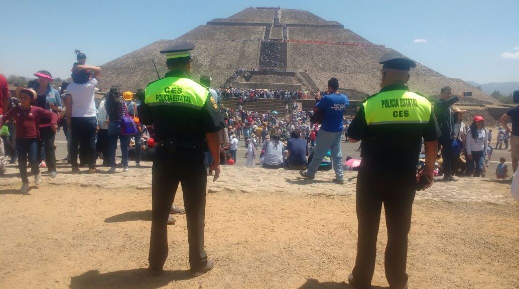 Miles de visitantes nacionales y extranjeros acuden a Teotihuacán para cargarse de energía
