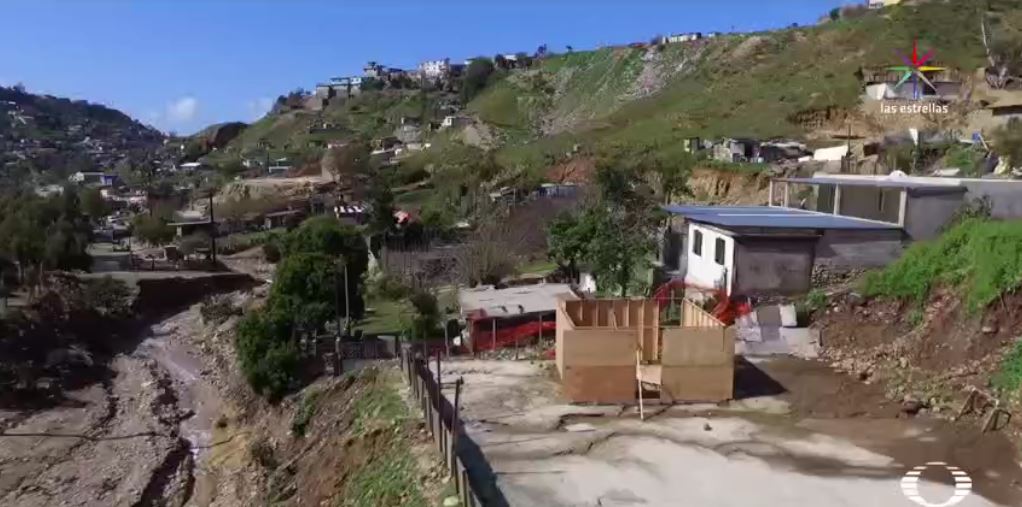 A más de 4 mil 500 kilómetros de Puerto Príncipe se construye la pequeña Haití, una zona montañosa apartada de Tijuana. (Noticieros Televisa)