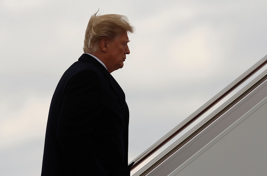 El presidente de Estados Unidos, Donald Trump, preparado para viajar en el Air Force One (Reuters)