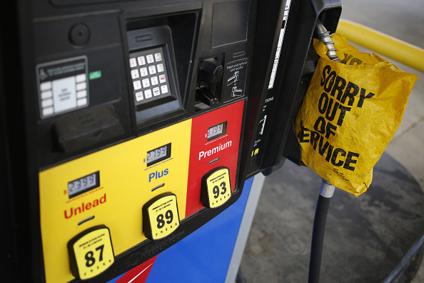 Una caída en los precios de las gasolinas en Estados Unidos impactó en el índice de precios al consumidor. (Getty Images)