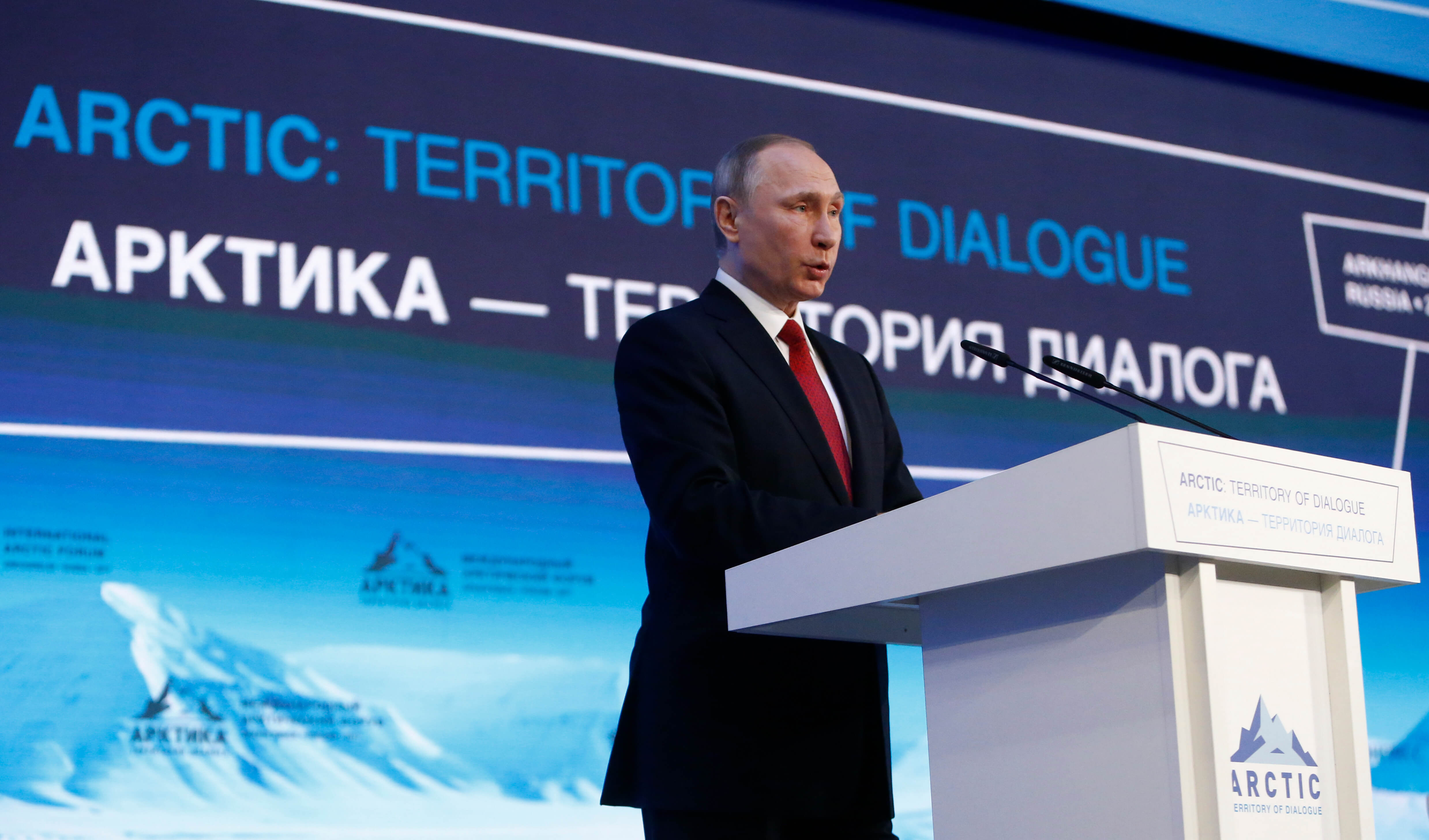 Vladimir Putin en la Cumbre Ártica que se realiza en Rusia (AP)