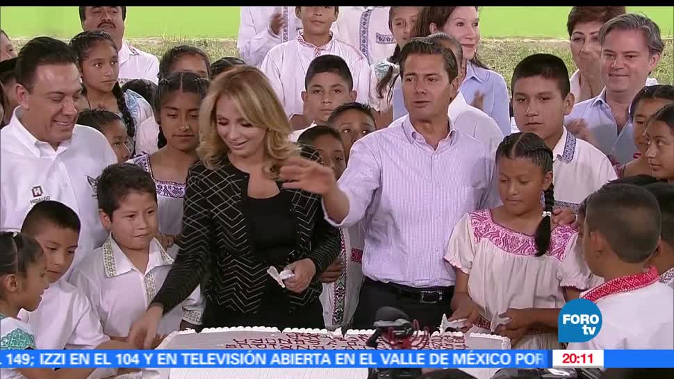 Enrique Peña Nieto, Reforma educativa, Regalo, Niños, Festeja, Día del niño
