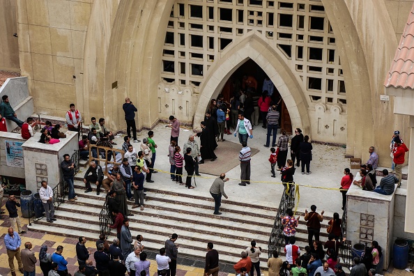 Los fieles se reúnen en el templo de San Jorge, en la ciudad de Tanta, donde el Estado Islámico perpetró un atentado. (Getty Images)
