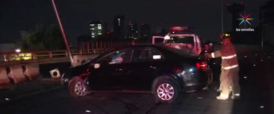 Accidente automovilístico en Río San Joaquín, CDMX. (Noticieros Televisa)