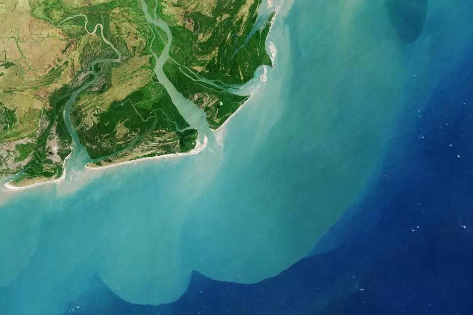 Una imagen satelital del cuarto río más grande de África, el Zambezi, tomada en 2013 (Foto: NASA)