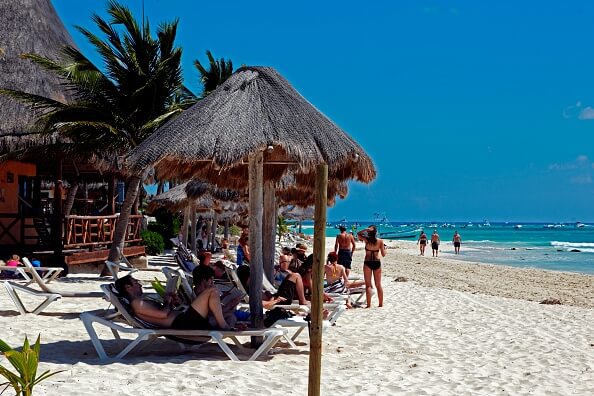 Turistas en playas de Quintana Roo. (Getty Images, archivo)