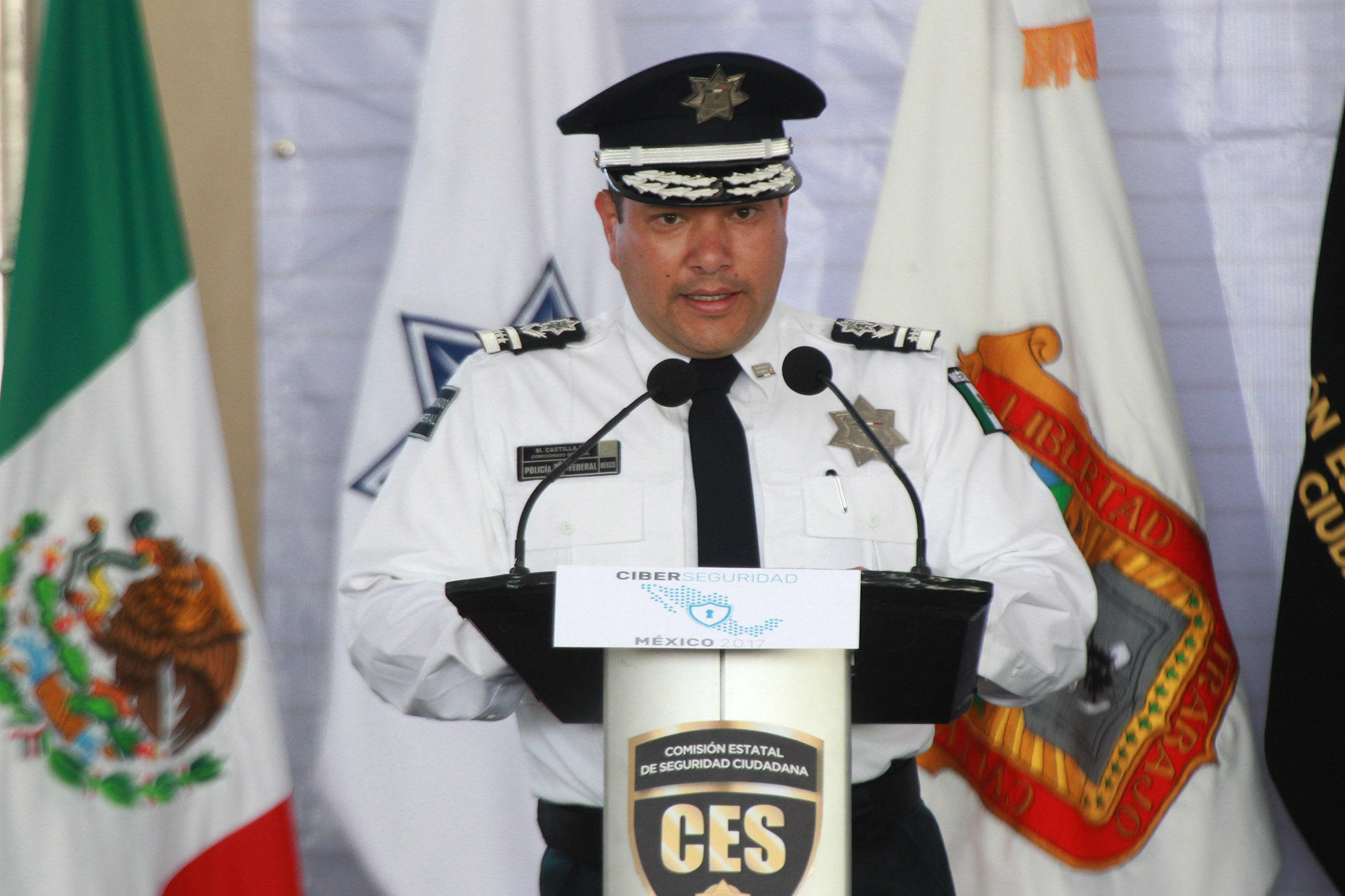 Manelich Castilla Craviotto, presidente de la Comunidad de Policías de América, analiza con diplomáticos centroamericanos la estrategia para fortalecer la seguridad de los migrantes (NTX, archivo)