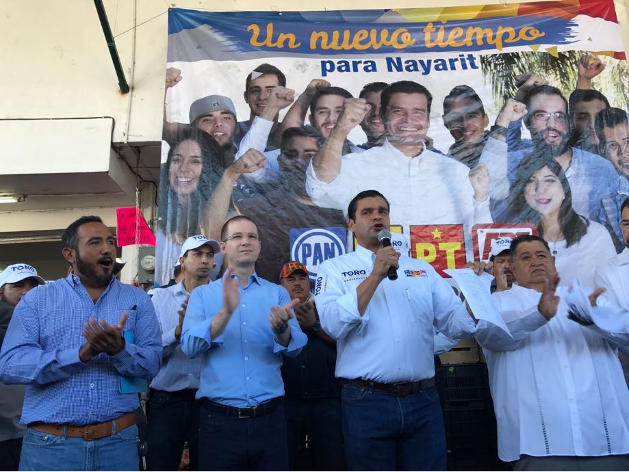 Ricardo Anaya estuvo en Tepic, Nayarit, en el arranque de campaña de Antonio Echevarría García, candidato a gobernador por la alianza "Juntos por ti" integrada por el PAN-PRD. (Twitter@aegnayarit)