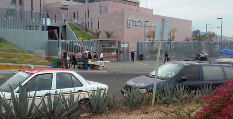 El enfrentamiento ocurrió cuando los policías llegaron a la comunidad y fueron agredidos. (Noticieros Televisa)