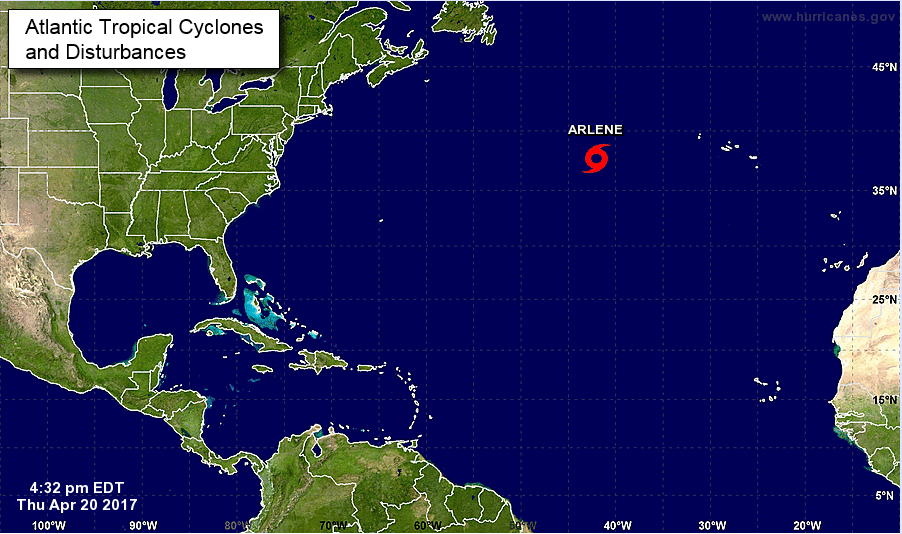 La tormenta tropical 'Arlene' se forma en la mitad del Atlántico. (NHC)