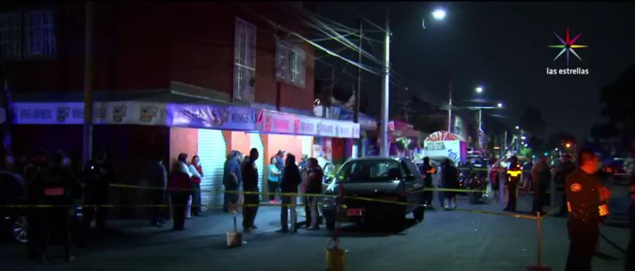 Asesinan a tres personas en Iztapalapa. (Noticieros Televisa)