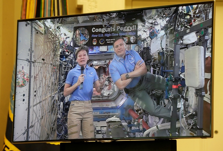Peggy Whitson romper el récord de 534 días de tiempo acumulado en el espacio por un astronauta estadounidense (Reuters)