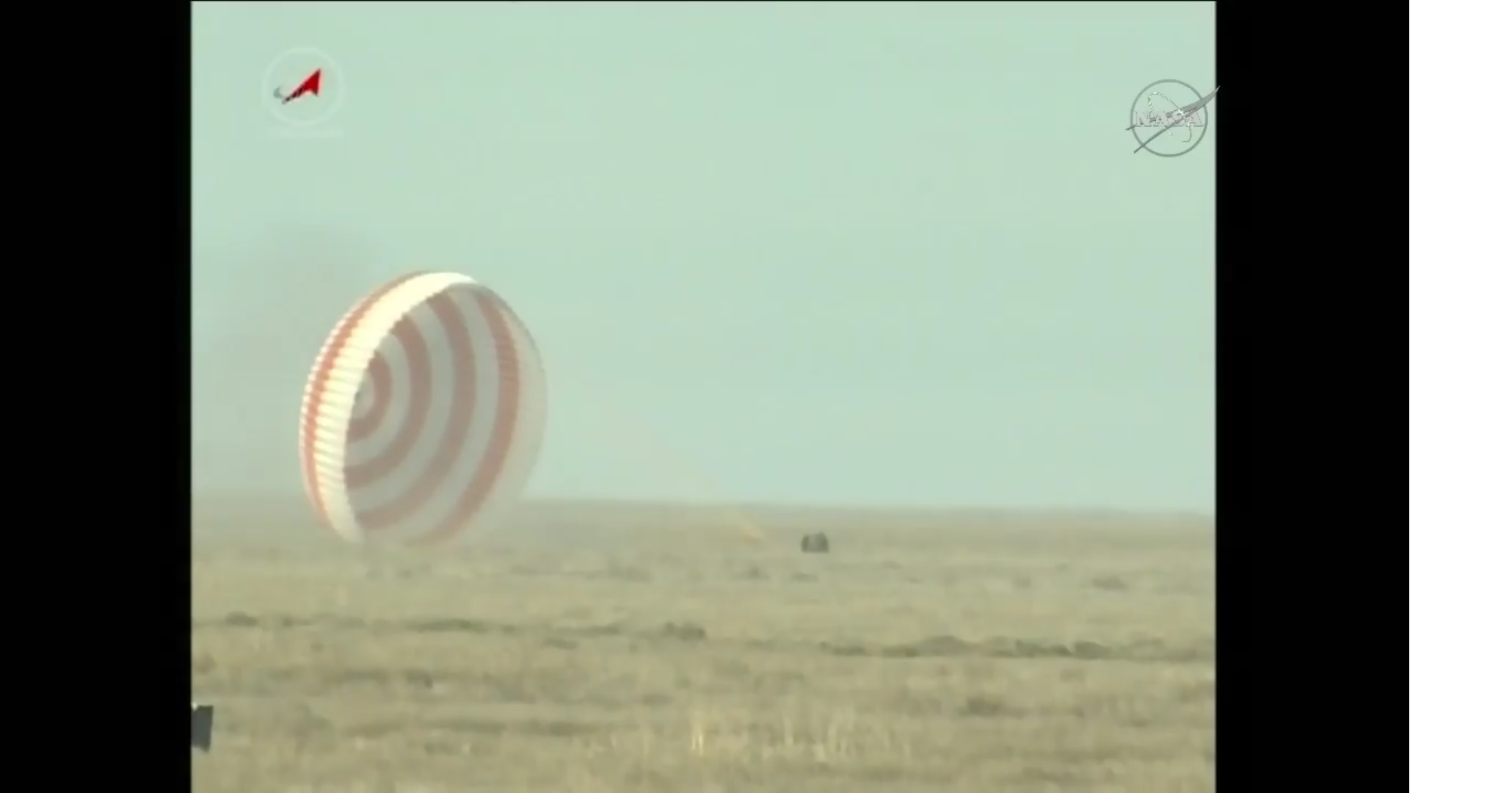 Aterriza con éxito la nave Soyuz MS-01 con tres tripulantes a bordo. (Twitter @NASA)