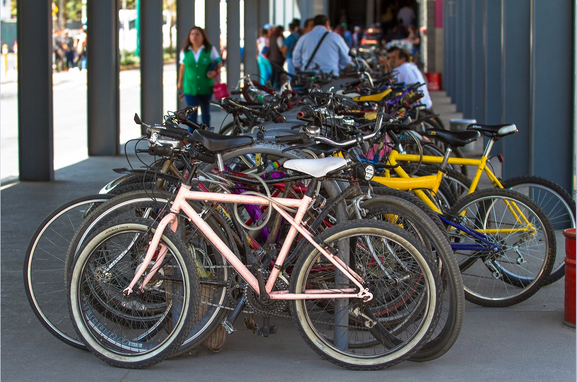 Bicicletas estacionadas; en la Ciudad de México se realizarán cuatro rodadas a partir del miércoles 19 para conmemorar la invención de este medio de transporte (NTX)