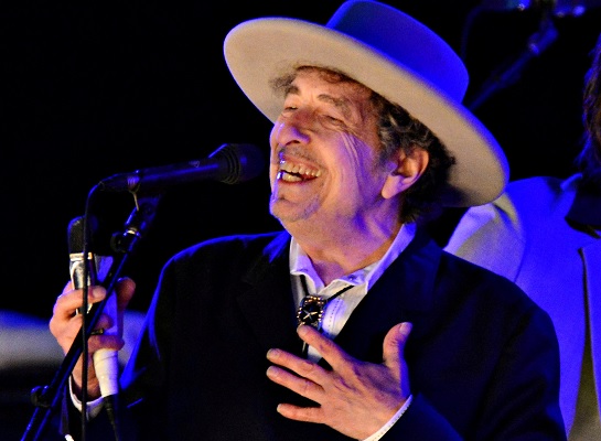 El músico estadounidense Bob Dylan durante The Hop Festival en Paddock Wood en 2012 (Reuters/archivo)
