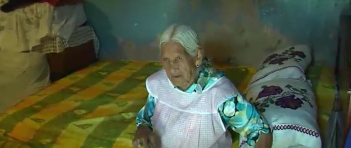 Retiran ayuda a mujer de 116 años de edad en Tlaquepaque, Jalisco. (Noticieros Televisa)