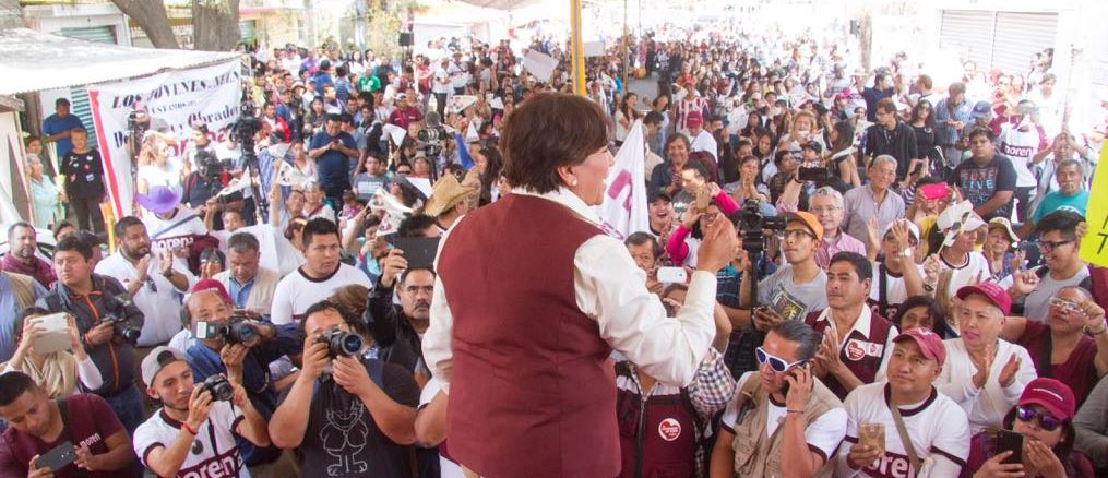 La candidata de Morena a la gubernatura del Estado de México, Delfina Gómez Álvarez, presenta una impugnación al decreto que permite al actual gobierno mexiquense el reparto de 67 programas sociales durante el actual proceso electoral. (Twitter@delfinagomeza)