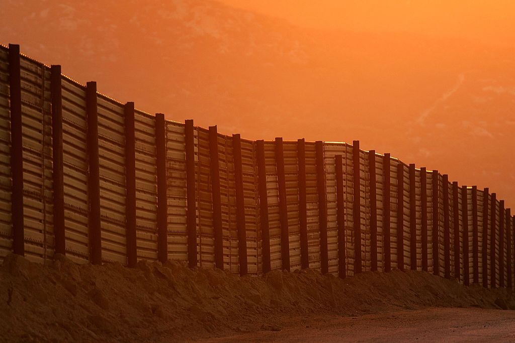 Donald Trump prometió un muro entre la frontera de Estados Unidos y México.