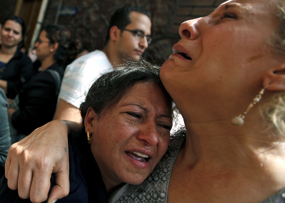 Temor entre la población egipcia al registrarse una explosión en una iglesia en Alejandría (AP/archivo)
