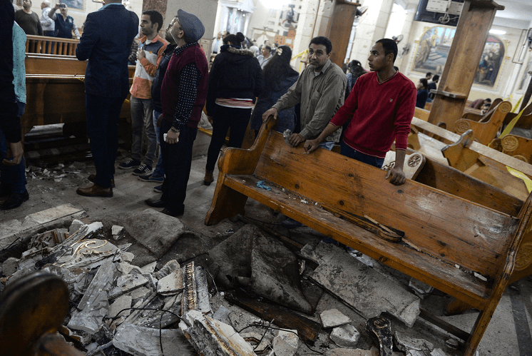El atentado contra la catedral de San Jorge de Tanta dejo al menos 27 fieles muertos. (EFE)