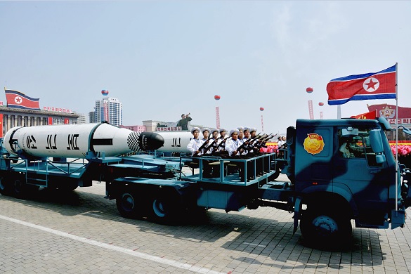 El ejército Norcoreano mostró durante un desfile sus misiles intercontinentales.