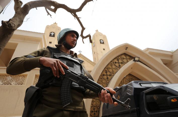 El enfrentamiento se produjo después de que Egipto aprobó un estado de emergencia de tres meses, tras los ataques terroristas a dos iglesias coptas.