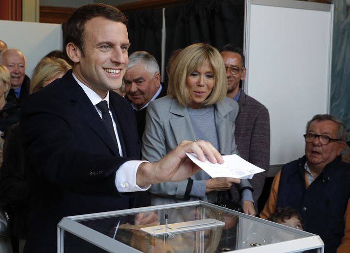A sus 39 años, Emmanuel Macron, el candidato socioliberal, aspira a convertirse en el presidente más joven en la historia de Francia. (AP)