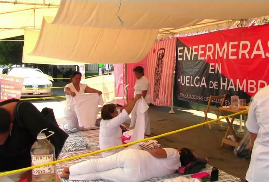 Un grupo de enfermeras del Hospital de la Mujer Doctor Rafael Pascacio Gamboa mantienen una huelga de hambre. (Noticieros Televisa)