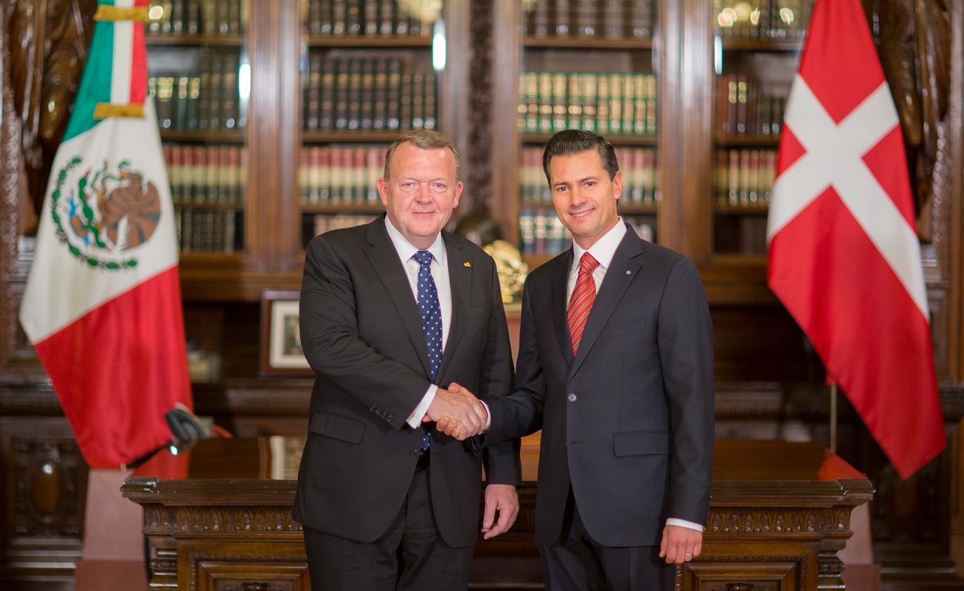 El presidente Enrique Peña Nieto encabezó en Palacio Nacional la ceremonia de bienvenida a Lars Lokke Rasmussen, primer ministro de Dinamarca. (Presidencia de la República)