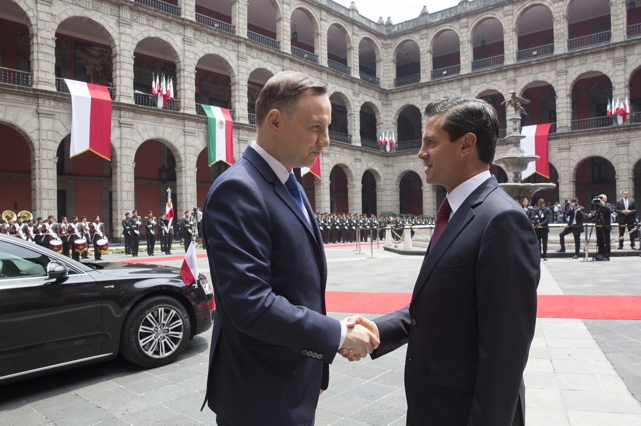 El presidente Enrique Peña Nieto recibió en Palacio Nacional a Andrzej Duda, presidente de la República de Polonia, quien realiza una visita de Estado a México. (Presidencia de la República)