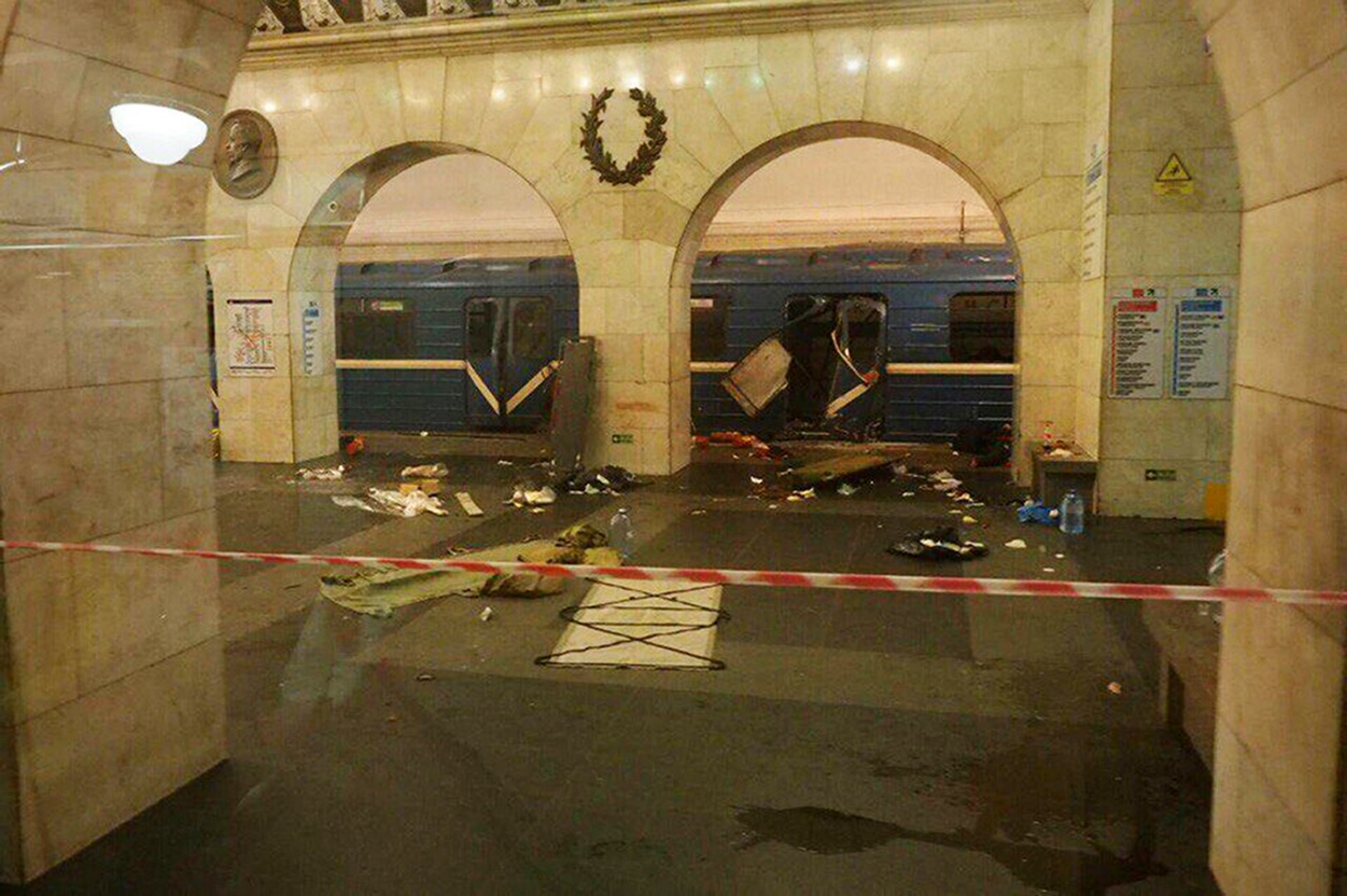 EPN condena las explosiones en el Metro de San Petersburgo, Rusia