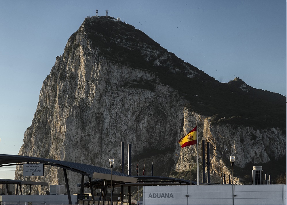 Línea fronteriza de España y Reino Unido en Gibraltar (Getty Images, archivo)