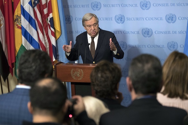 António Guterres habla con reporteros en la sede de Naciones Unidas (AP)