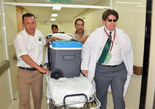 Un hígado y dos riñones procedentes del Hospital General del IMSS de Morelia, llegaron a la Ciudad de México para ser donados a tres pacientes. (IMSS)