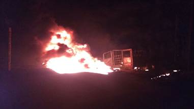 Incendio de un vehículo por una toma clandestina en Amozoc, Puebla; una persona muere por el incidente (Noticieros Televisa)