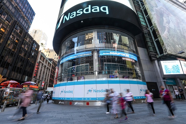 Vista del mercado de valores Nasdaq en Manhattan (Getty Images, archivo)