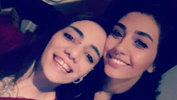 María Jimena Rico, joven española que desapareció en Turquía, posa junto a Shaza Ismail (abc.es)