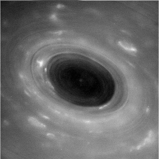 Sonda Cassini comparte imágenes desde dentro de los anillos de Saturno