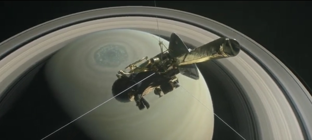 La sonda Cassini hará maniobras para sumergirse en la atmósfera de Saturno.