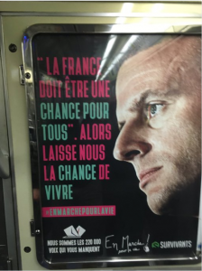 Los carteles tienen la firma del movimiento antiabortista Les Survivants. (http://www.leparisien.fr)