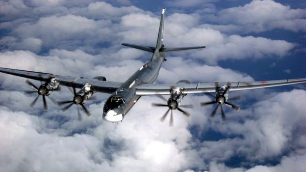 Los dos bombarderos rusos Tu-95 fueron detectados por los radares de Estados Unidos cerca de las costas de Alaska.