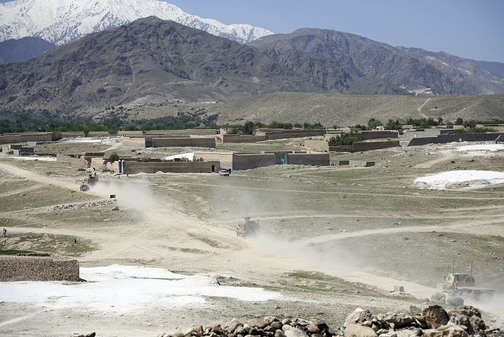 Estados Unidos lanzó la madre de todas las bombas contra Afganistán. (AP)